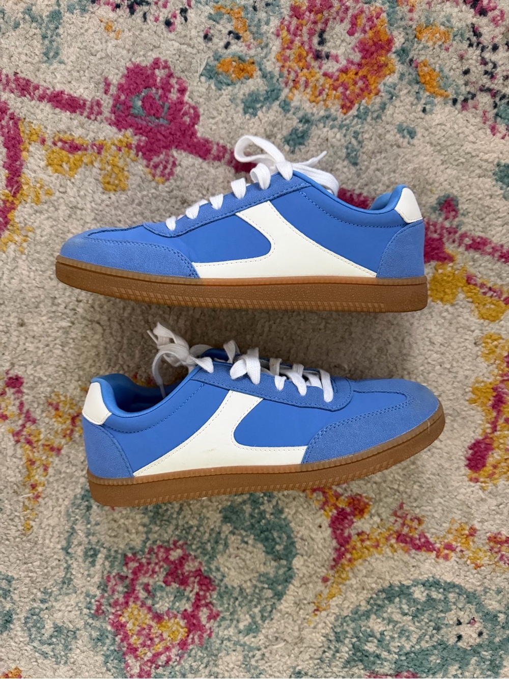 No Boundaries Blue and White Women's Casual Sneakers